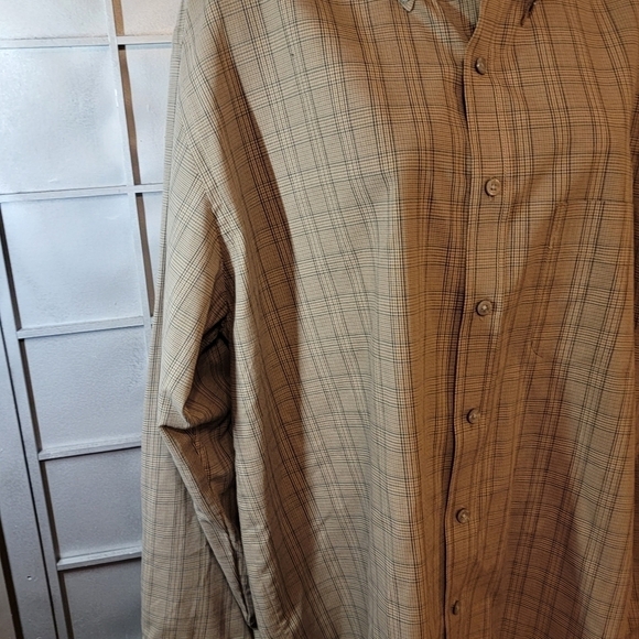 Van Heusen Large button down long sleeve shirt. 16.5 - Picture 9 of 12